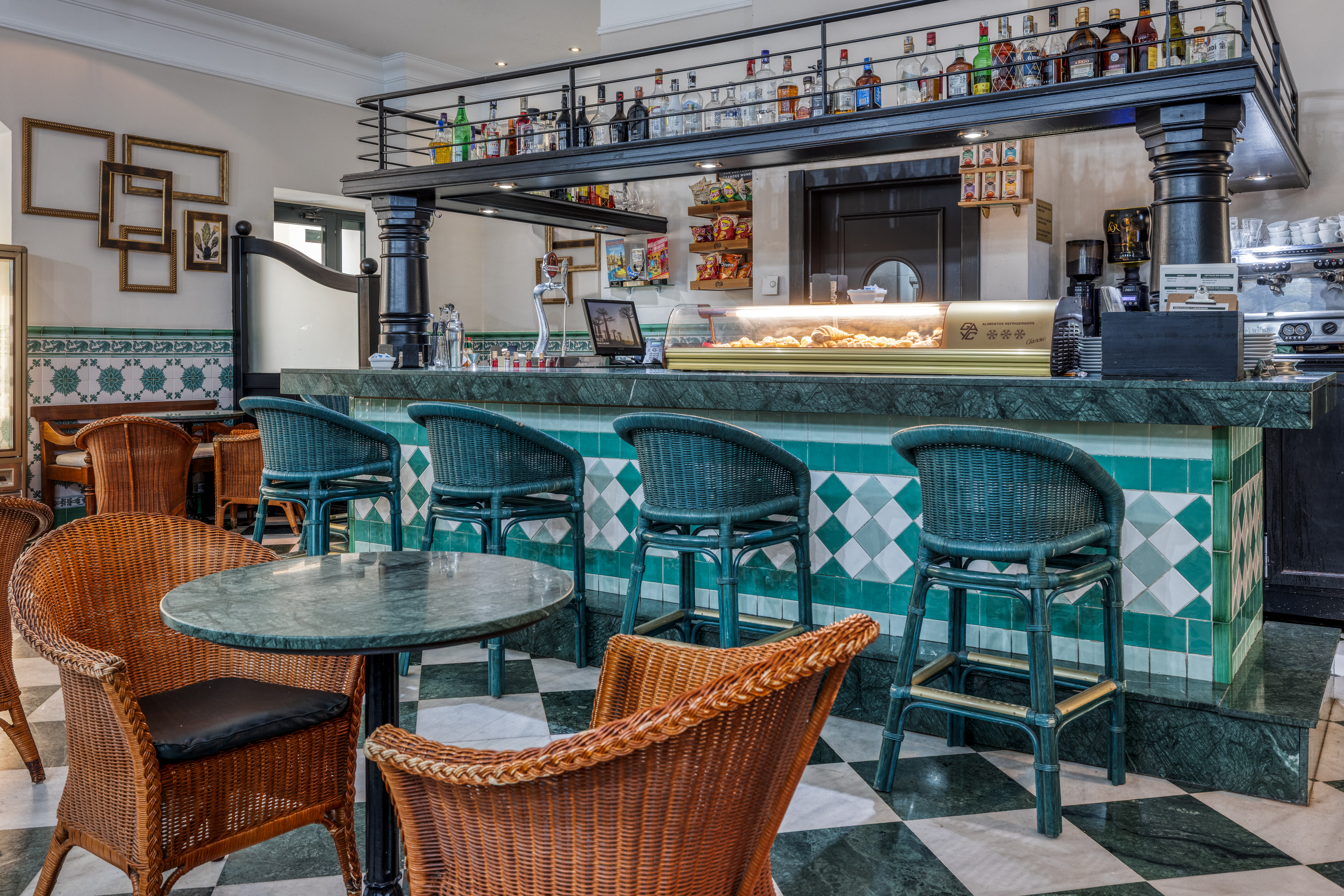 001_alta_senatorcadiz Cafeteria.jpg